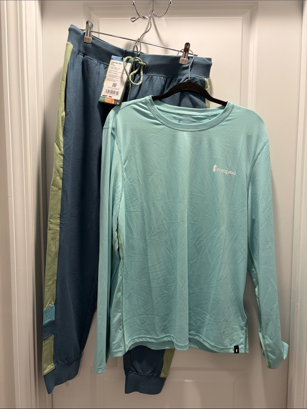 cotopaxi Men's Teal & Light Aqua Sweatpants and Long Sleeve Top